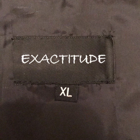 Exactitude Red Vest - Picture 12 of 13